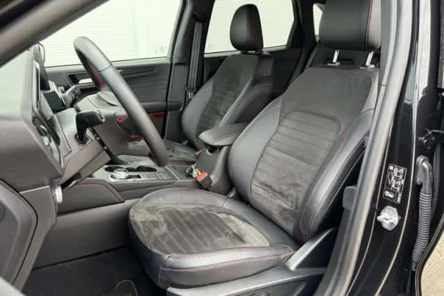 Ford Kuga (2023) thumbnail 6