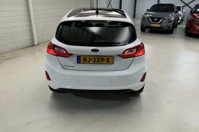 Ford Fiesta (2017) thumbnail 5