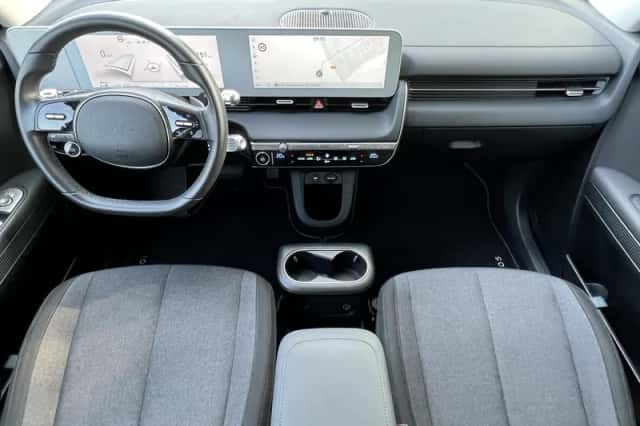Hyundai Ioniq 5 (2023) thumbnail 2