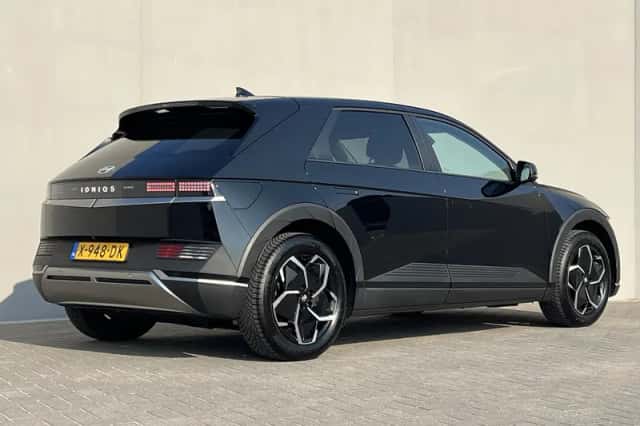 Hyundai Ioniq 5 (2023) thumbnail 3