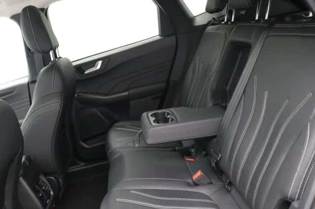 Ford Kuga (2023) thumbnail 5