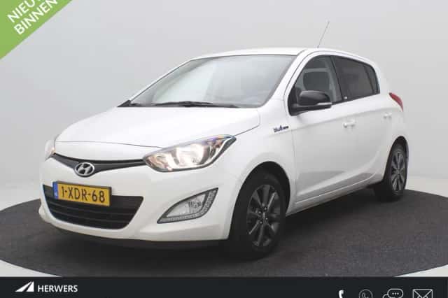 Hyundai i20 (2015) thumbnail 1