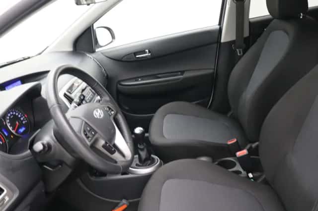 Hyundai i20 (2015) thumbnail 4