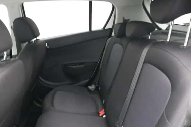 Hyundai i20 (2015) thumbnail 5