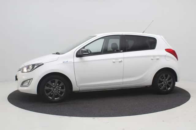 Hyundai i20 (2015) thumbnail 6