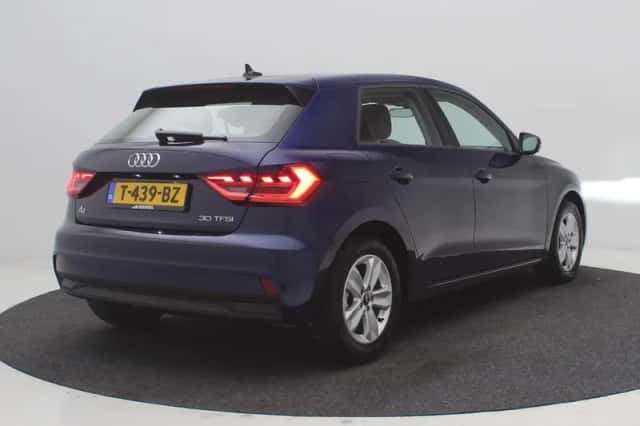 Audi A1 (2023) thumbnail 3