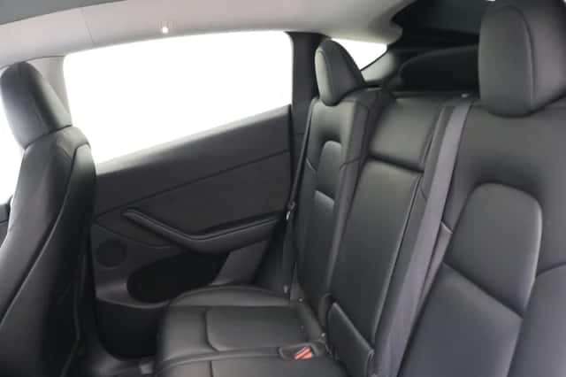 Tesla Model Y (2022) thumbnail 6