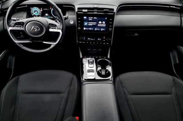 Hyundai Tucson (2021) thumbnail 2