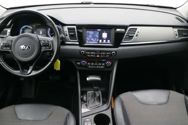 Kia Niro (2018) thumbnail 2