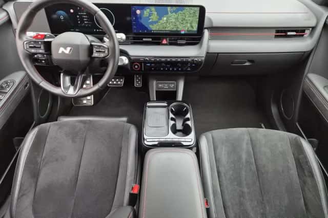 Hyundai Ioniq 5 (2025) thumbnail 2