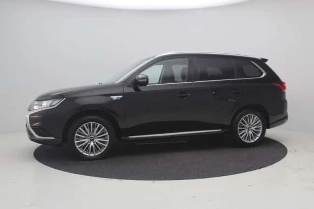 Mitsubishi Outlander (2020) thumbnail 6