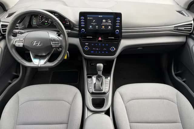 Hyundai Ioniq (2021) thumbnail 2