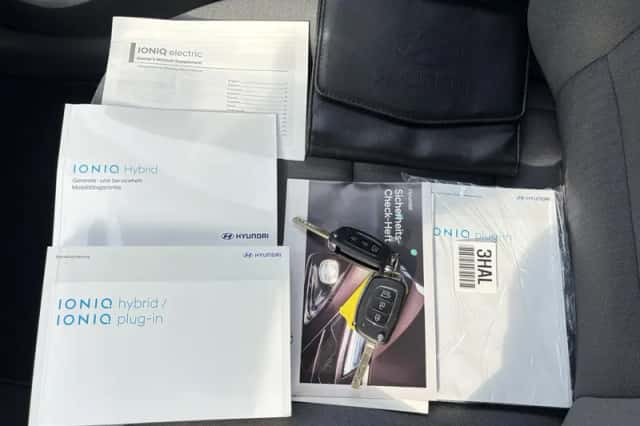 Hyundai Ioniq (2021) thumbnail 5