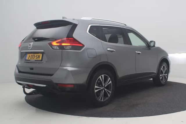Nissan X-Trail (2020) thumbnail 3