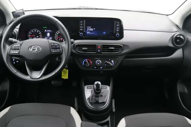 Hyundai i10 (2023) thumbnail 2