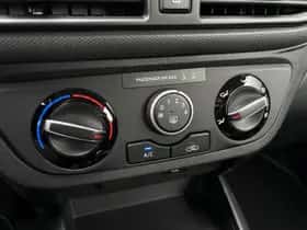 Hyundai i10 (2023) thumbnail 37