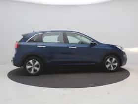 Kia Niro (2017) thumbnail 11