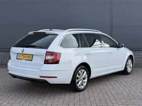 Škoda Octavia (2019) thumbnail 4