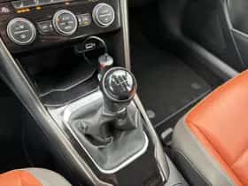 Volkswagen T-Roc (2019) thumbnail 25