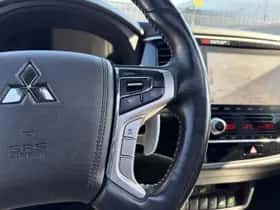 Mitsubishi Outlander (2019) thumbnail 10