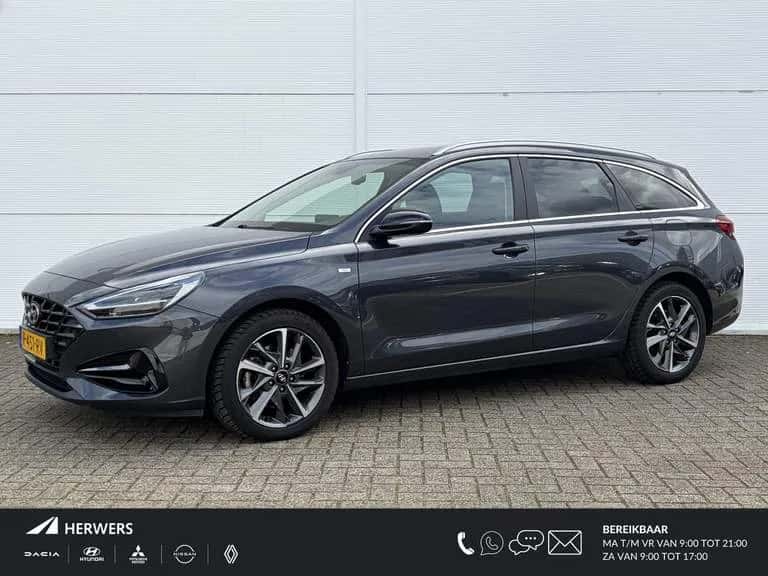 Hyundai i30 (2022) — foto 1