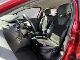 Renault Clio (2019) thumbnail 6