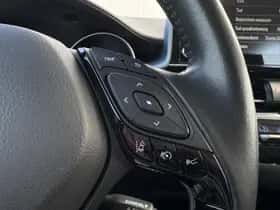 Toyota C-HR (2021) thumbnail 12