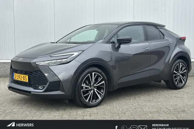 Toyota C-HR (2024) thumbnail 1