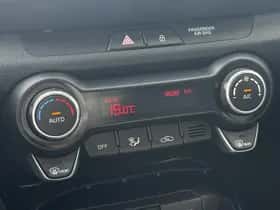 Kia Stonic (2018) thumbnail 31