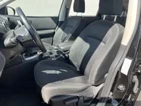 Nissan Qashqai (2010) thumbnail 6