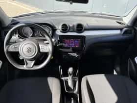 Suzuki Swift (2022) thumbnail 2