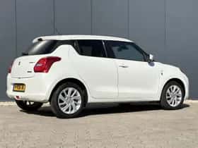 Suzuki Swift (2022) thumbnail 3