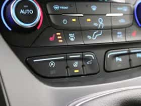 Ford Kuga (2018) thumbnail 36