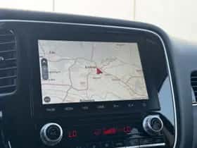 Mitsubishi Outlander (2021) thumbnail 4