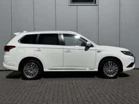 Mitsubishi Outlander (2021) thumbnail 9