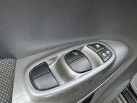Nissan Juke (2012) thumbnail 13