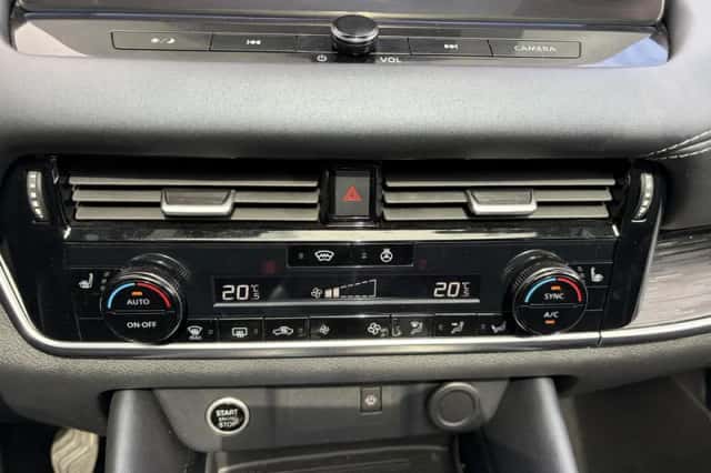 Nissan Qashqai (2023) thumbnail 4