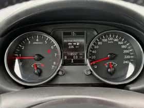 Nissan Qashqai (2011) thumbnail 17
