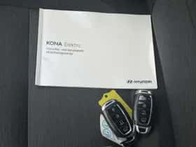 Hyundai Kona (2022) thumbnail 4