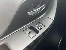 Toyota Yaris (2016) thumbnail 14