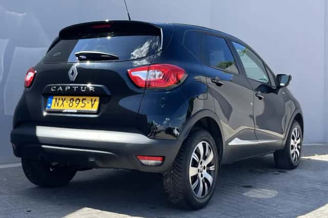 Renault Captur (2017) thumbnail 3