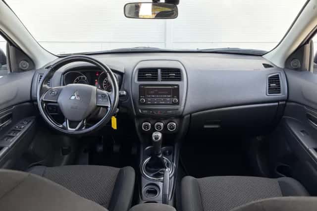 Mitsubishi ASX (2017) thumbnail 2
