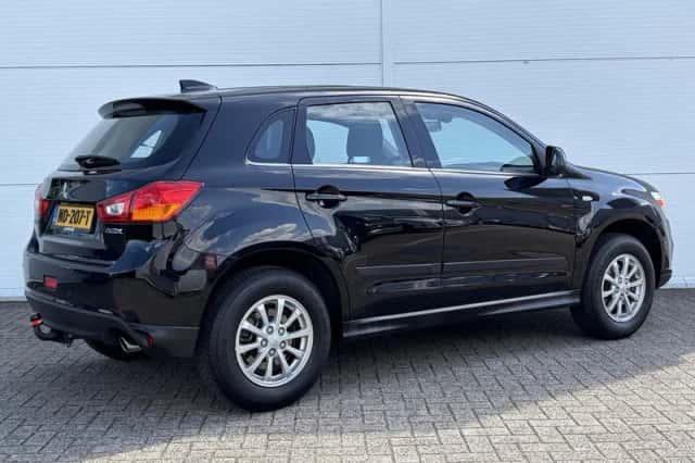 Mitsubishi ASX (2017) thumbnail 3