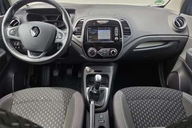 Renault Captur (2018) thumbnail 2