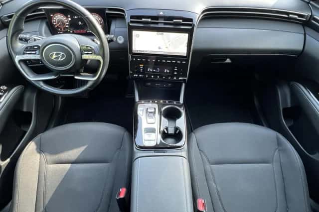 Hyundai Tucson (2022) thumbnail 2