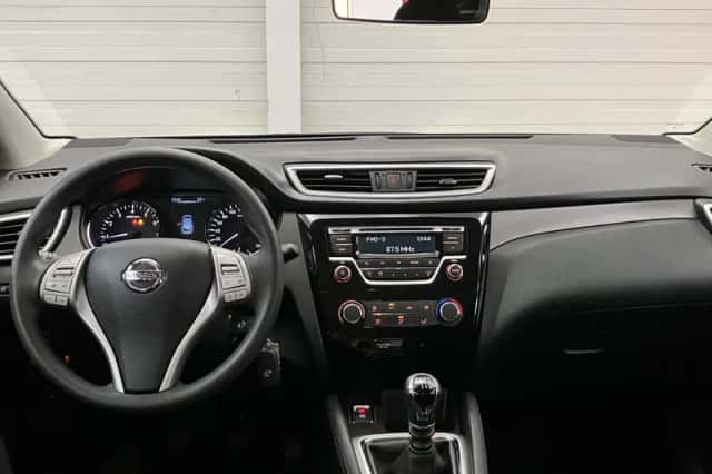 Nissan Qashqai (2017) thumbnail 2