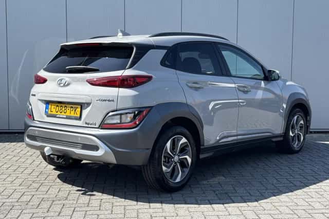 Hyundai Kona (2021) thumbnail 2