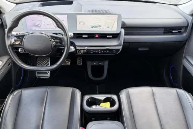 Hyundai Ioniq 5 (2022) thumbnail 2