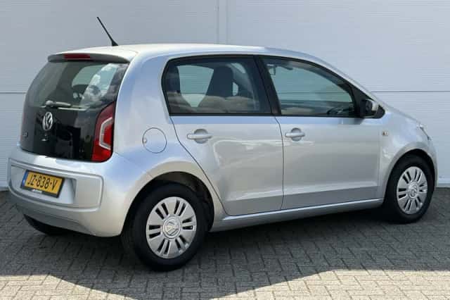 Volkswagen Up! (2016) thumbnail 3