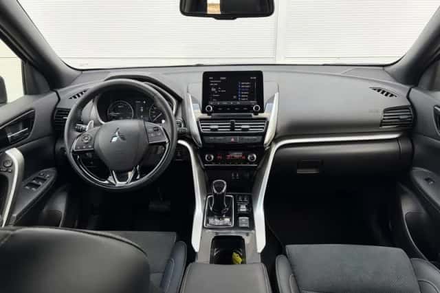 Mitsubishi Eclipse Cross (2024) thumbnail 2